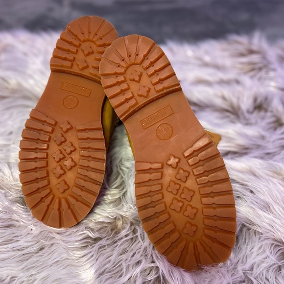 Timberlands Boots Youth 6.5 - Picture 2 of 5